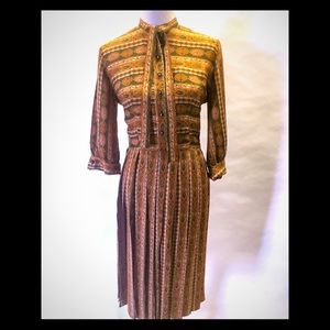 Beautiful 60s paisley dress rhinestone buttons!